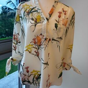 Zara Collection.  Bege w flowers mid sleeve shirt